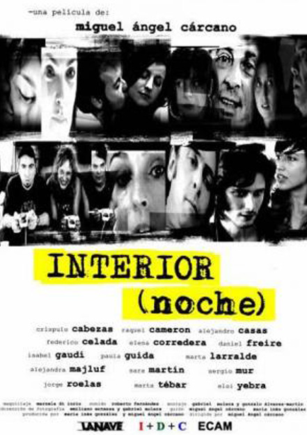 Interior (noche)